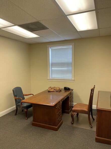 More Photos Of 4240 Canal St, New Orleans Office For Sale