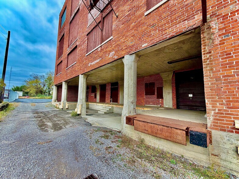 More Photos Of 123 E Wayne St, Lima Warehouse For Sale