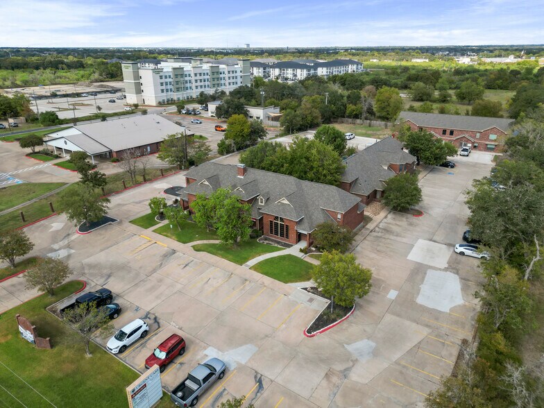 More Photos Of 2911 S Texas Ave, College Station Medical For Sale