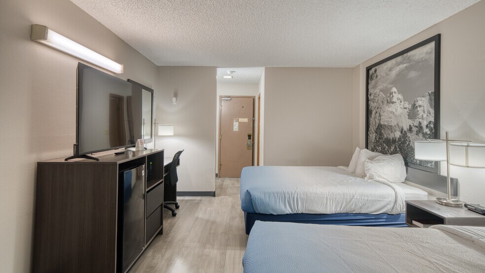 More Photos Of 2600 Whitewood Service Rd, Sturgis Hotel For Sale