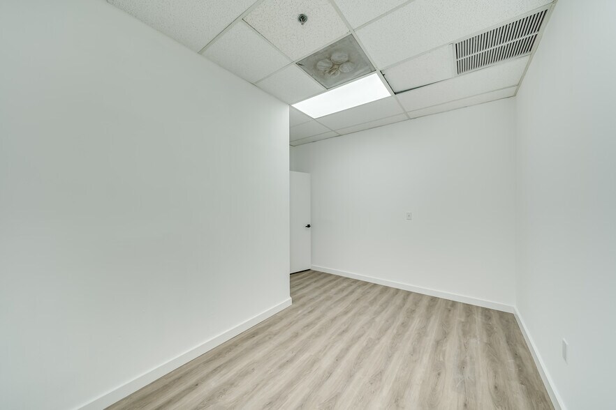 More Photos Of 7500 NW 25th St, Miami Warehouse For Lease