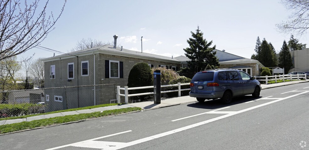 More Photos Of 15 Saint Pauls Ave, Staten Island Medical For Lease