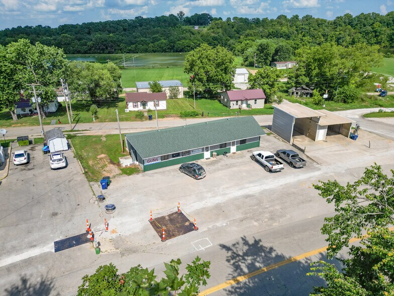 Primary Photo Of 398 S Main St, Hartville General Retail For Sale