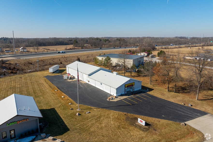 More Photos Of 8421 Mayhew Rd, Fort Wayne Showroom For Lease