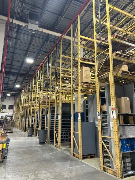 More Photos Of 128-15 26th Ave, Flushing Warehouse For Lease