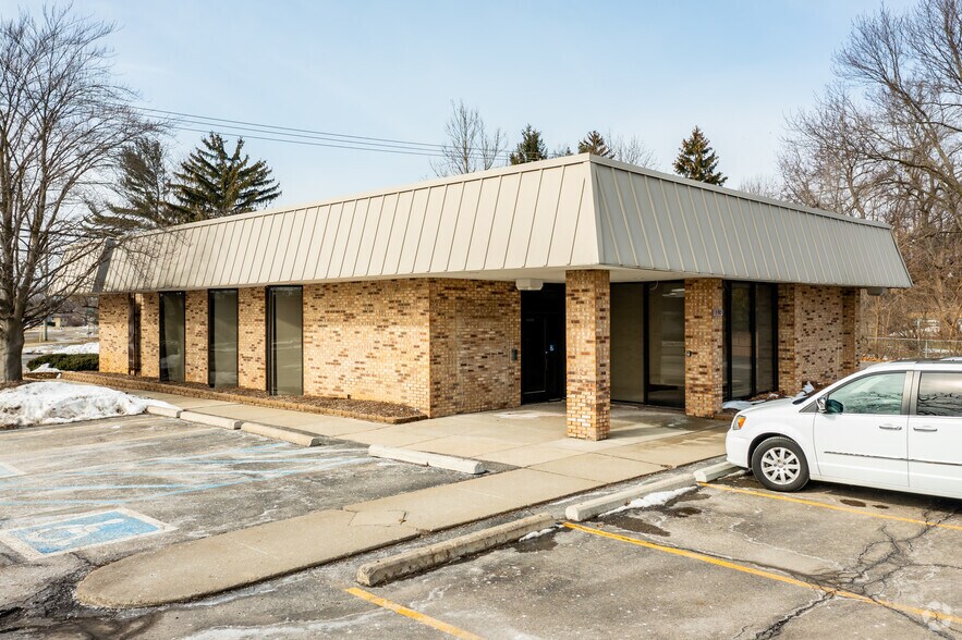 Primary Photo Of 990 S Lapeer Rd, Oxford Bank For Lease