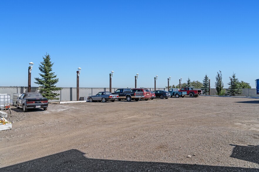 More Photos Of 81 Barstow St, Carseland Auto Repair For Sale