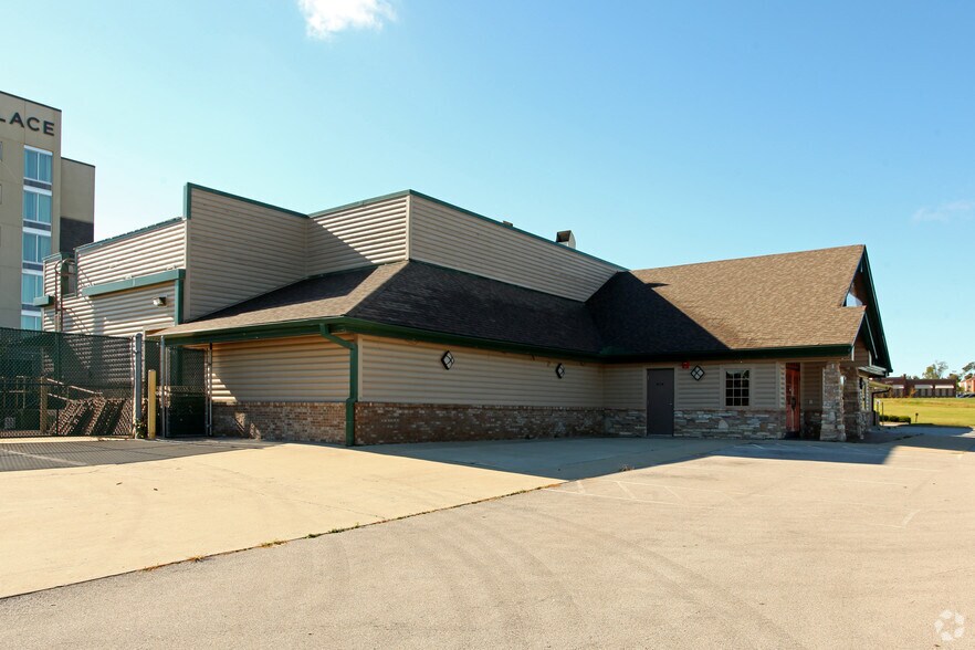 More Photos Of 1973 Bryant Rd, Lexington Restaurant For Sale
