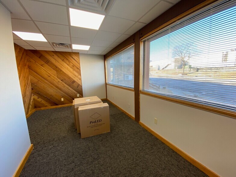 More Photos Of 14401 E 42nd St, Independence Unknown For Lease