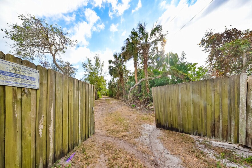 Primary Photo Of 8839 Richmond St, Gibsonton Land For Sale