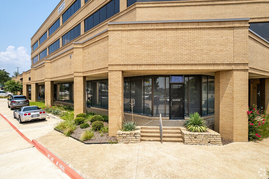 More Photos Of 1760 S Stemmons Fwy, Lewisville Office For Lease