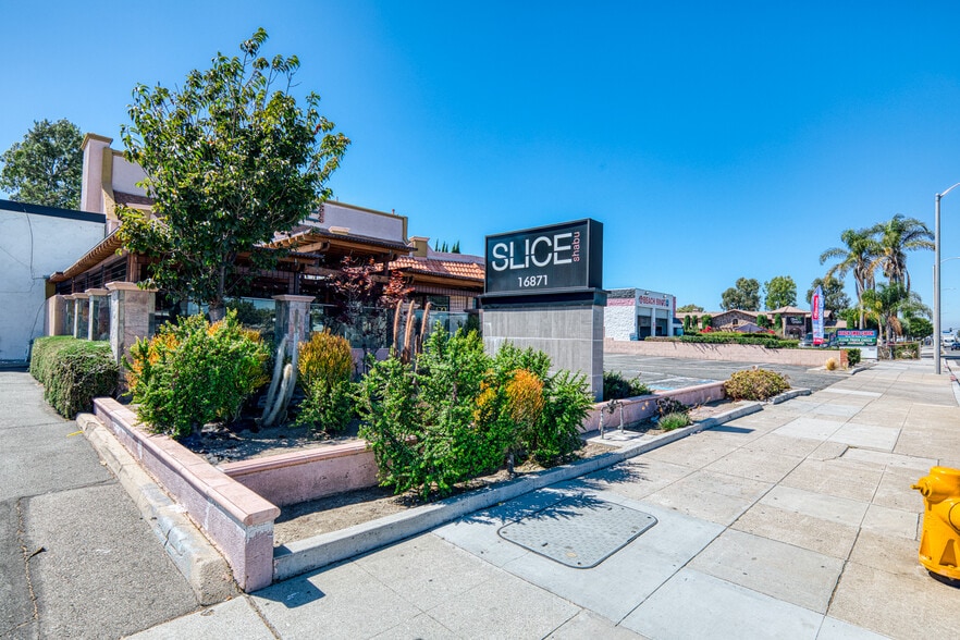 More Photos Of 16871 Beach Blvd, Huntington Beach Restaurant For Sale