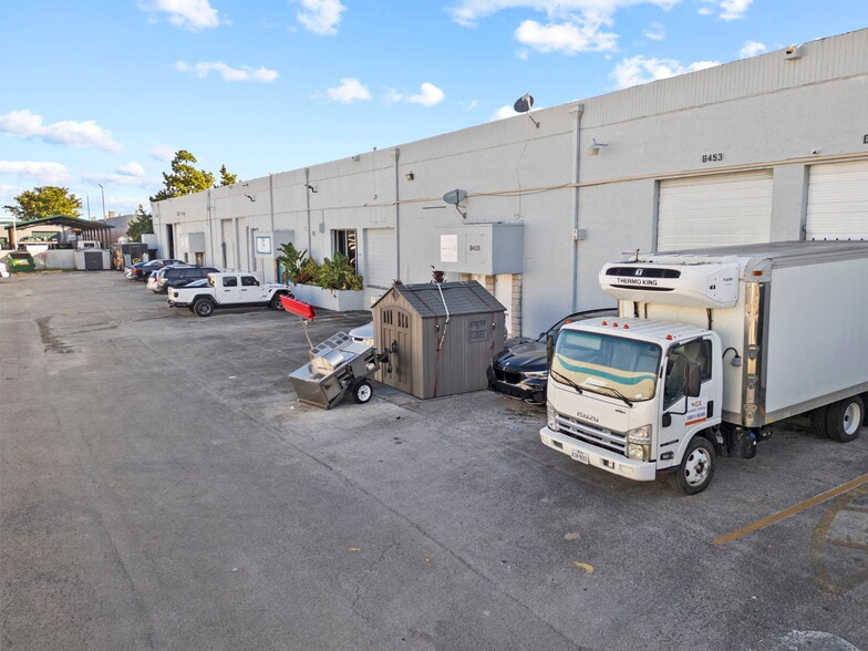 More Photos Of 8449-8459 NW 66th St, Miami Warehouse For Lease