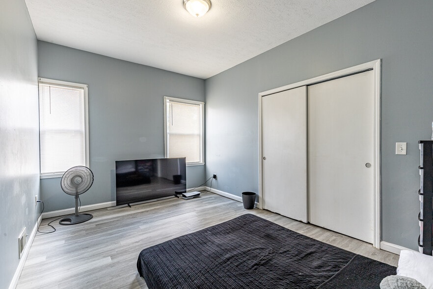 More Photos Of 757 W Main St, Rochester Multifamily For Sale