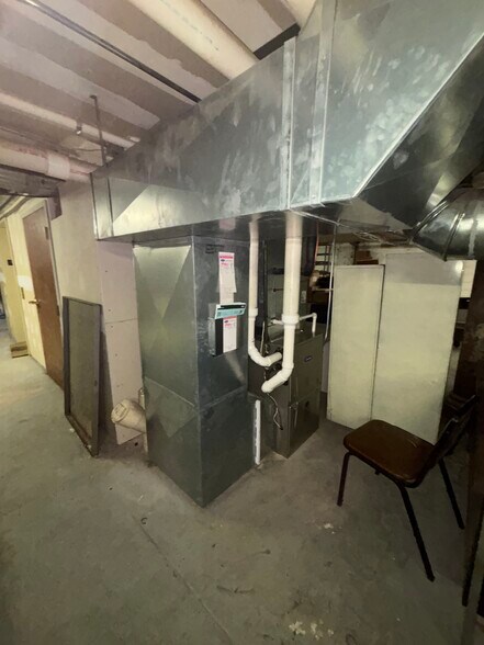 More Photos Of 201 N 3rd St, Hannibal Office For Sale