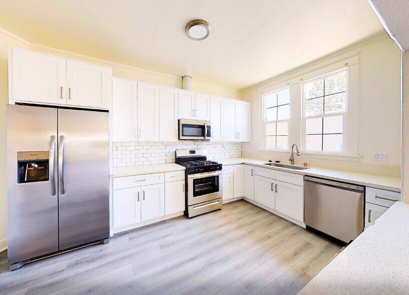 More Photos Of 1139 W 27th St, Los Angeles Apartments For Sale