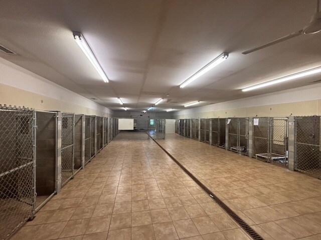 More Photos Of 5330 1250 S, Haubstadt Veterinarian Kennel For Sale