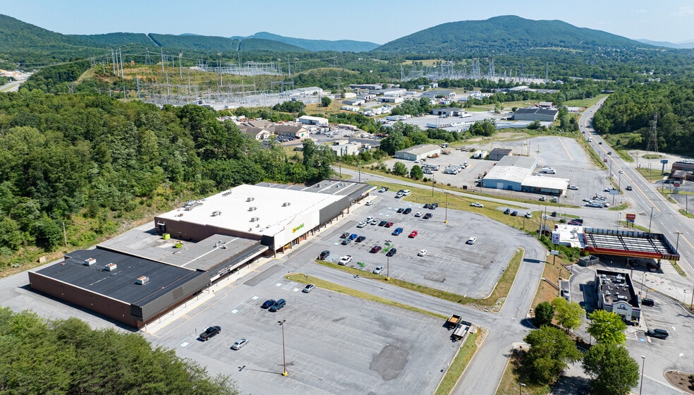 More Photos Of 2708 Lee Hwy, Troutville Freestanding For Lease