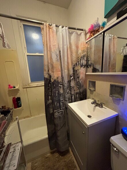 More Photos Of 4411 W Walton St, Chicago Apartments For Sale