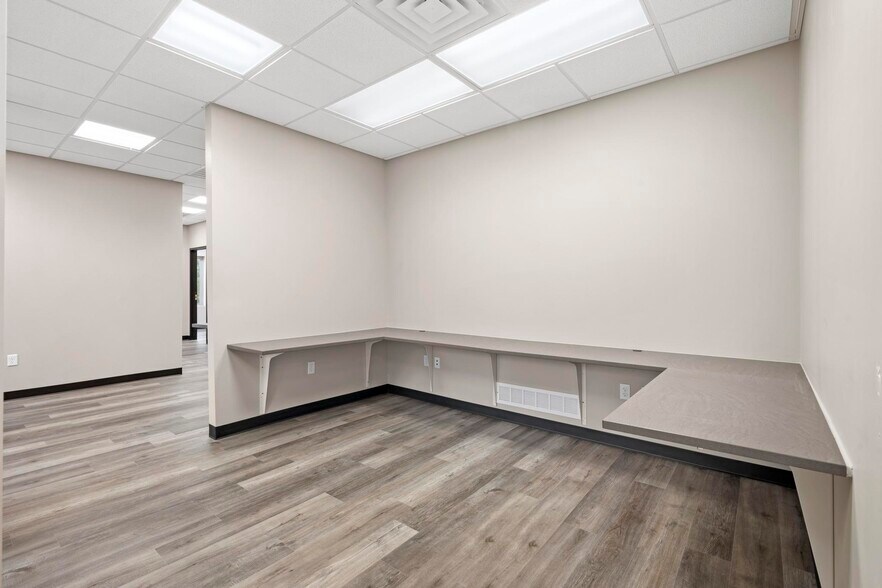 More Photos Of 1006 Ash St, Eudora Loft Creative Space For Lease