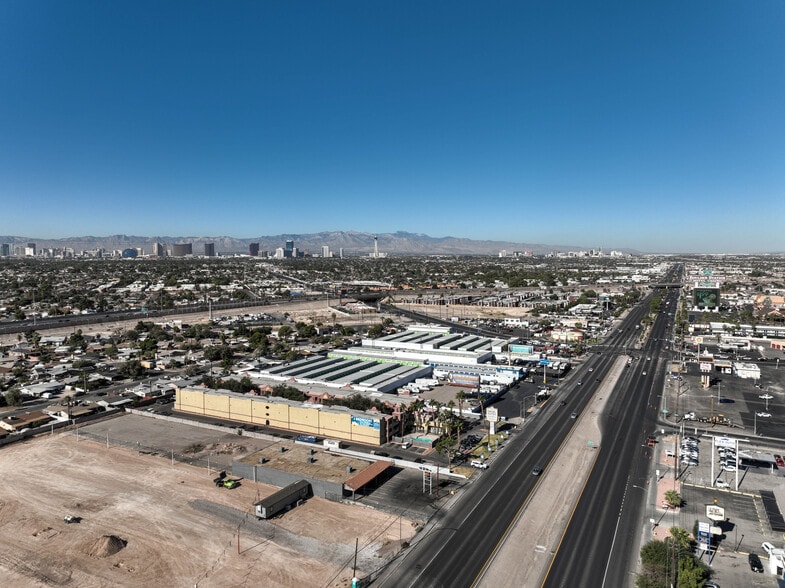 More Photos Of 4260 Boulder Hwy, Las Vegas Freestanding For Sale