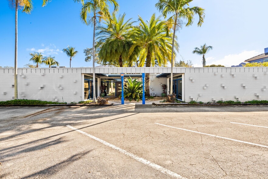 More Photos Of 100 SE 15th Ave, Fort Lauderdale Medical For Lease