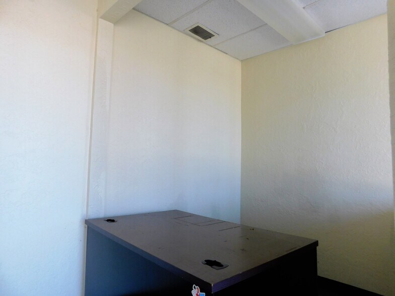 More Photos Of 202 W Gore Blvd, Lawton Auto Dealership For Sale