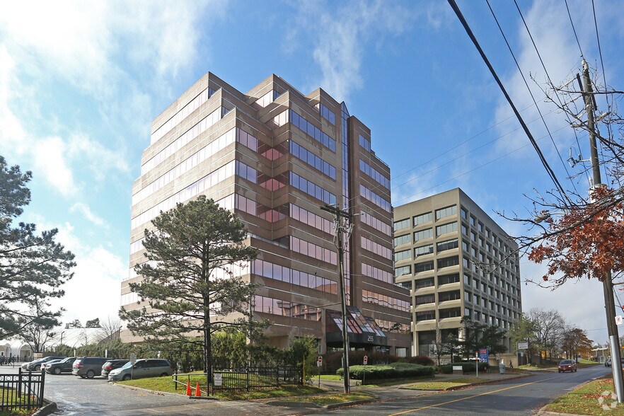More Photos Of 255 Duncan Mill Rd, Toronto Office For Sale