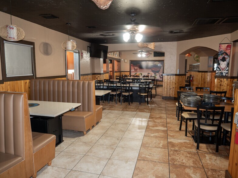 More Photos Of 4904 N Navarro St, Victoria Restaurant For Sale
