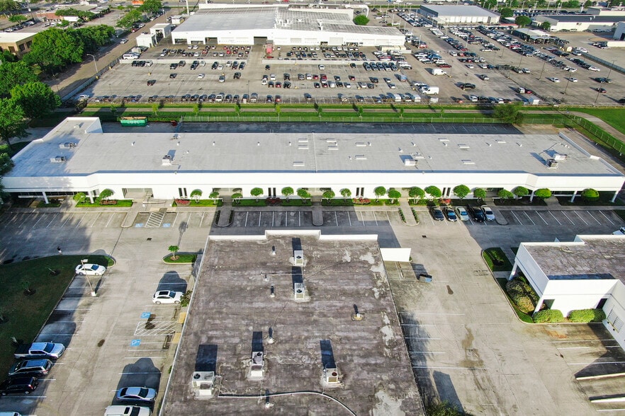 More Photos Of 283 Lockhaven Dr, Houston Warehouse For Lease
