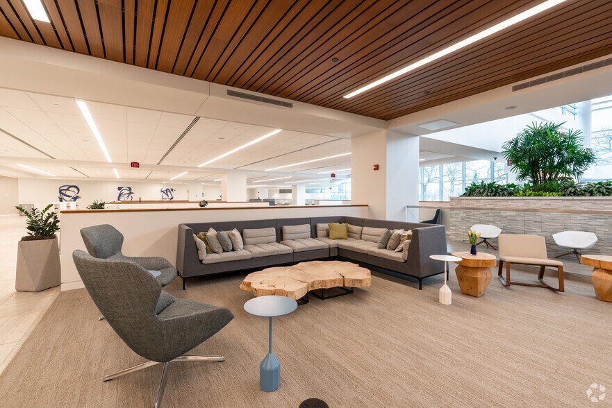 More Photos Of 1950 Innovation Way, Libertyville Office For Lease