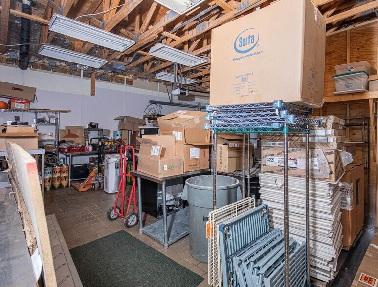 More Photos Of 1630 Commercial St, Warsaw Restaurant For Sale