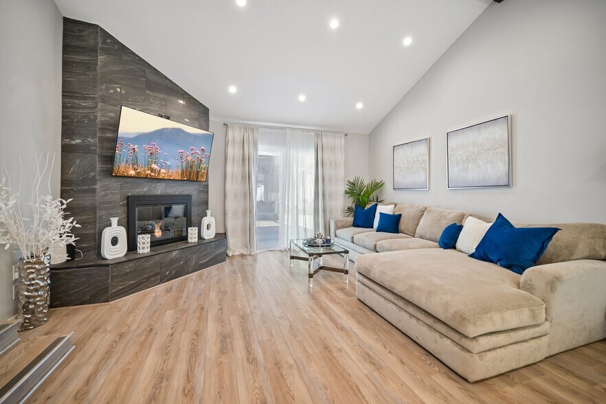 More Photos Of 8434 Oakdale Ave, Winnetka Multifamily For Sale