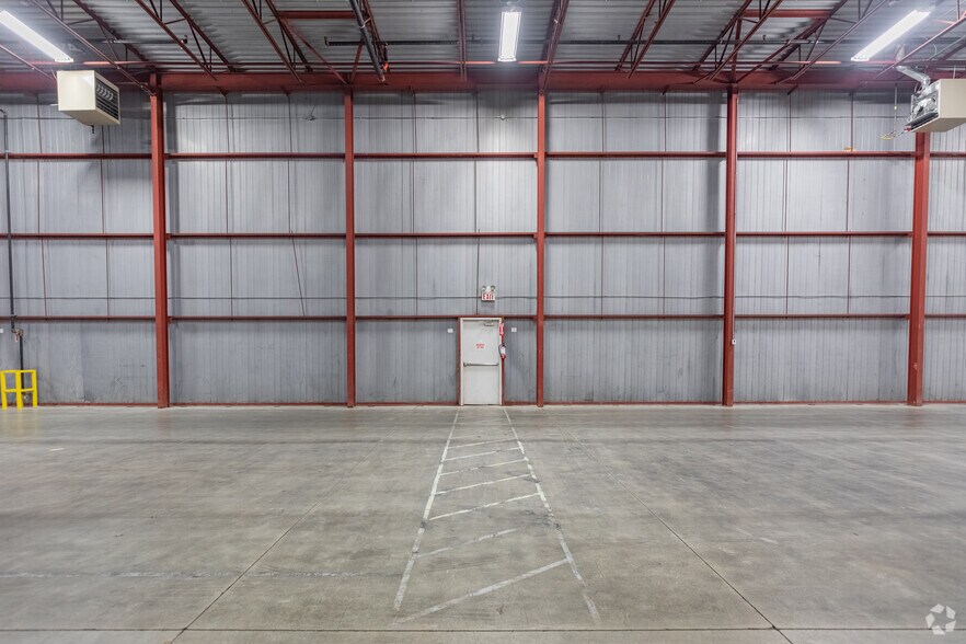 More Photos Of 8705 Torbram Rd, Brampton Warehouse For Lease