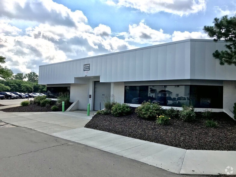 More Photos Of 1225 E Big Beaver Road, Troy Unknown For Lease