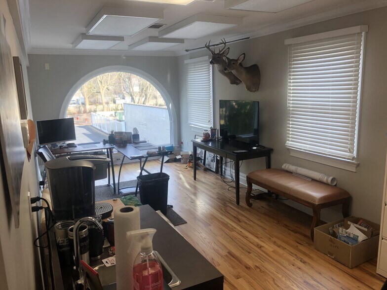 More Photos Of 12 Little Neck Rd, Centerport Storefront Retail Office For Sale