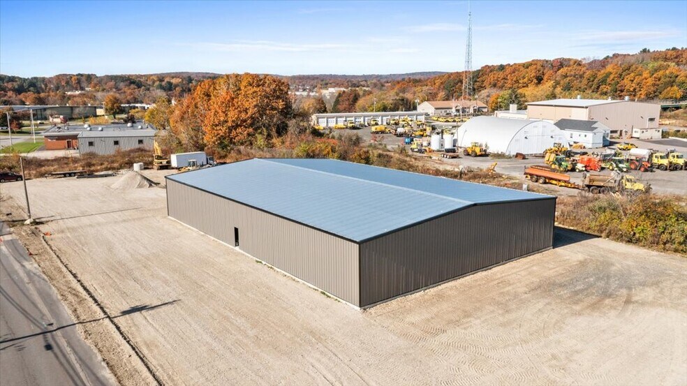 More Photos Of 15 Technology Dr, Auburn Warehouse For Lease