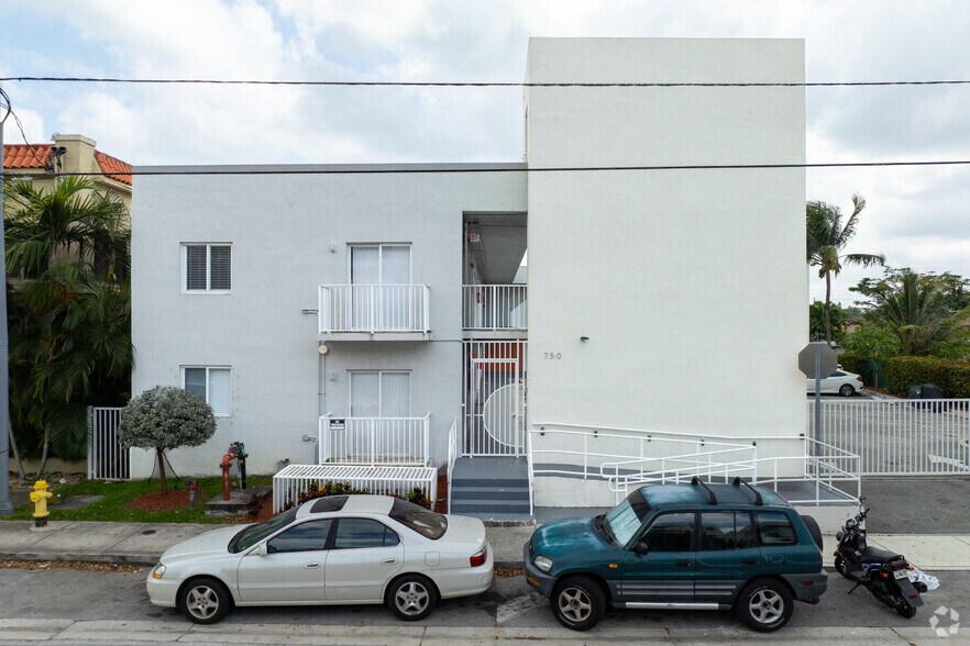 More Photos Of 750 SW 2nd St, Miami Apartments For Sale