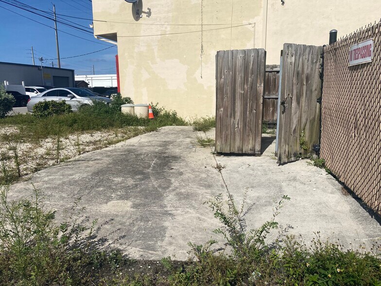 More Photos Of 2126 Collins Ct, Hollywood Refrigeration Cold Storage For Lease