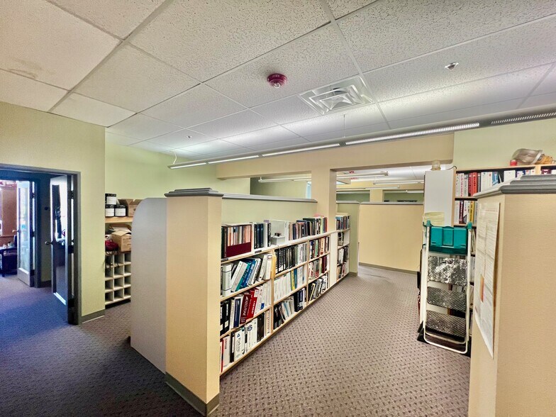 More Photos Of 385 Gentry Way, Reno Office For Sale