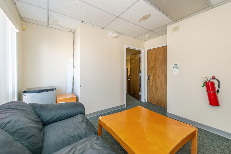 More Photos Of 1594-1600 US Highway 130, North Brunswick Medical For Lease