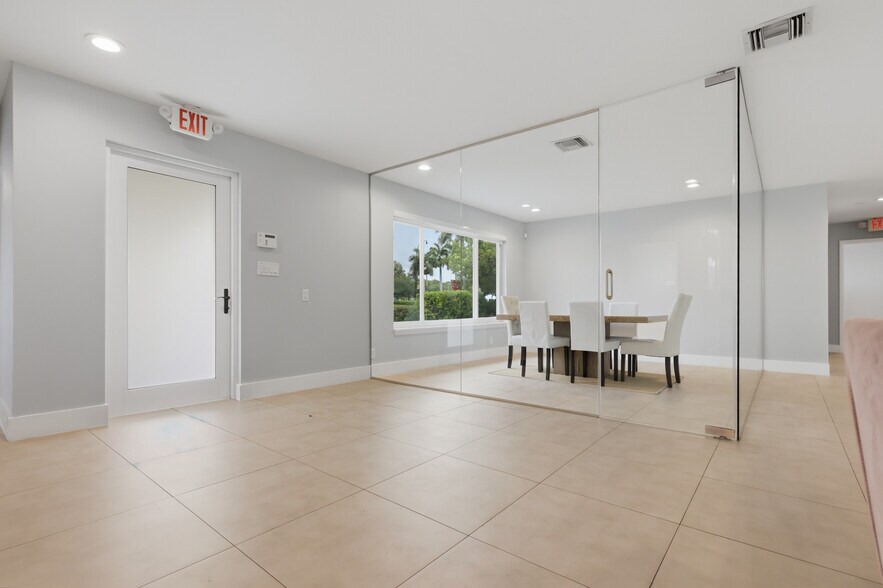 More Photos Of 940 State Road 7, Fort Lauderdale Office For Sale