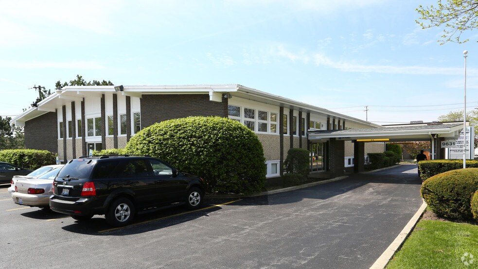 More Photos Of 9631 Gross Point Rd, Skokie Medical For Sale