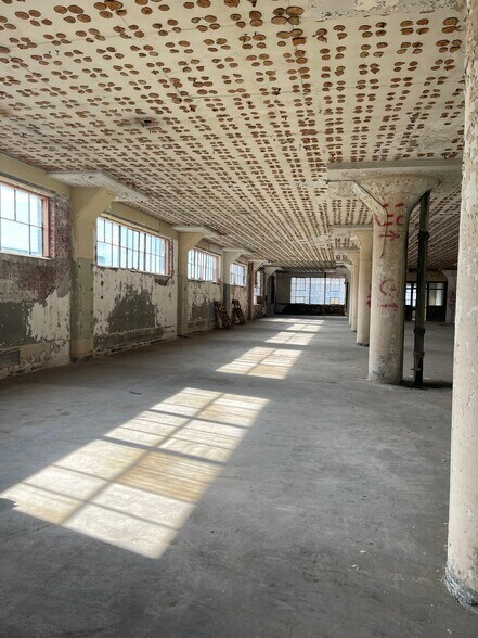 More Photos Of 658 Bailey Ave, Buffalo Manufacturing For Sale