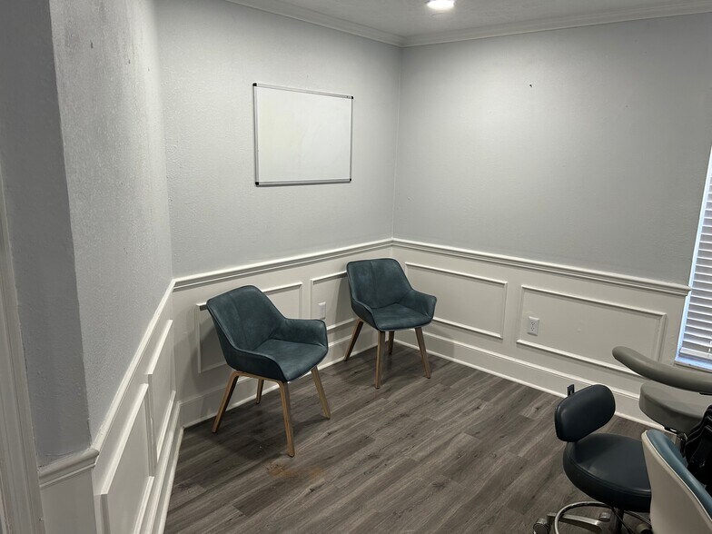 More Photos Of 213 Kingsway Rd, Brandon Medical For Lease