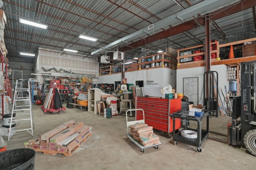 More Photos Of 890 Fernhill Rd, West Chester Warehouse For Sale