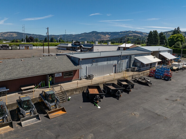 More Photos Of 1113 Tucker Rd, Hood River Light Manufacturing For Sale
