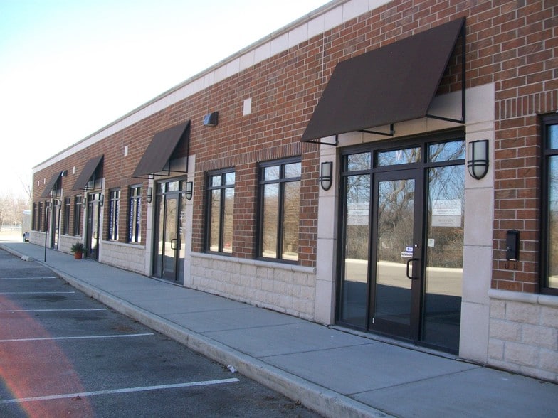 More Photos Of 1400 N Seminary Ave, Woodstock Medical For Lease