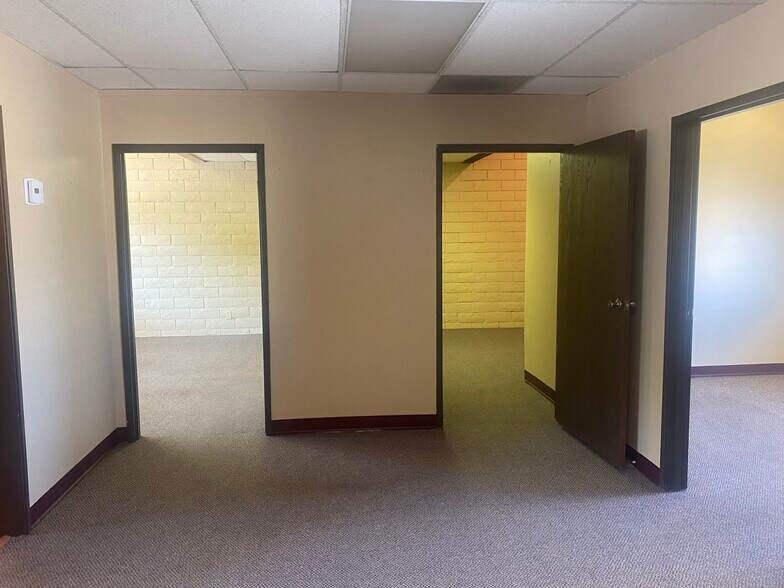 More Photos Of 3004 Deodar Ave, Costa Mesa Office For Lease