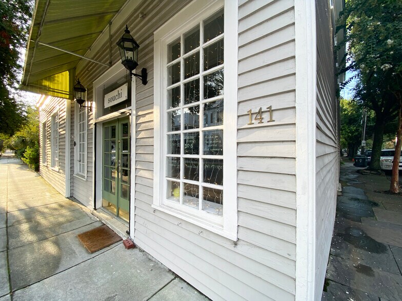 More Photos Of 141 Broad St, Charleston Storefront Retail Residential For Lease